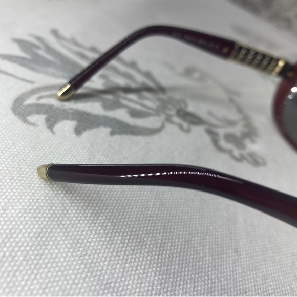 BVLGARI SERPENTI 8114 5239/T3
Square Burgundy Sunglasses - Picture 7 of 13